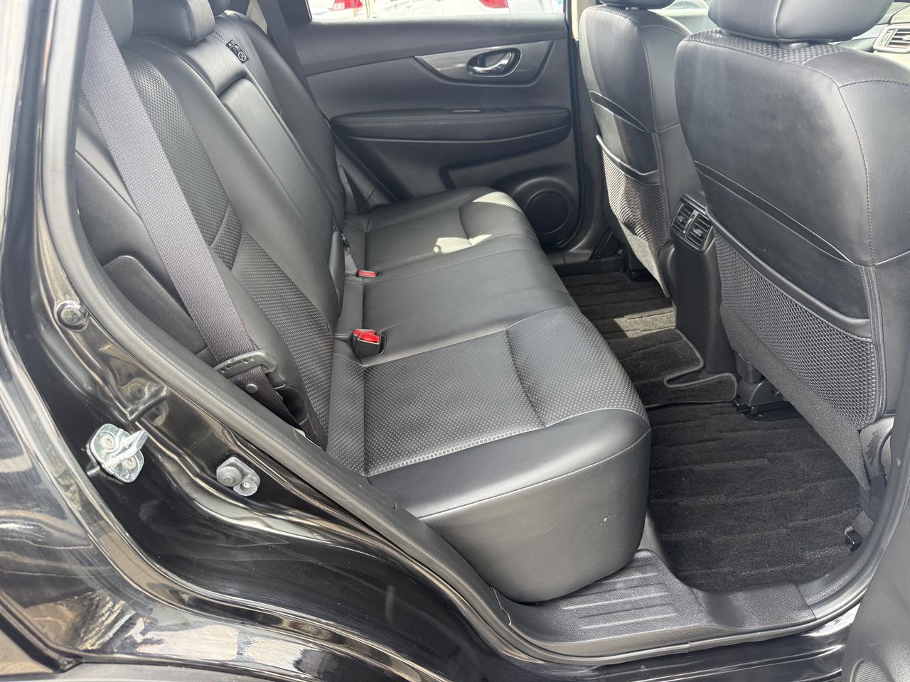 2016 Nissan X-Trail thumbnail