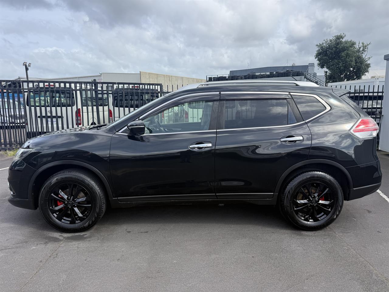 2016 Nissan X-Trail thumbnail
