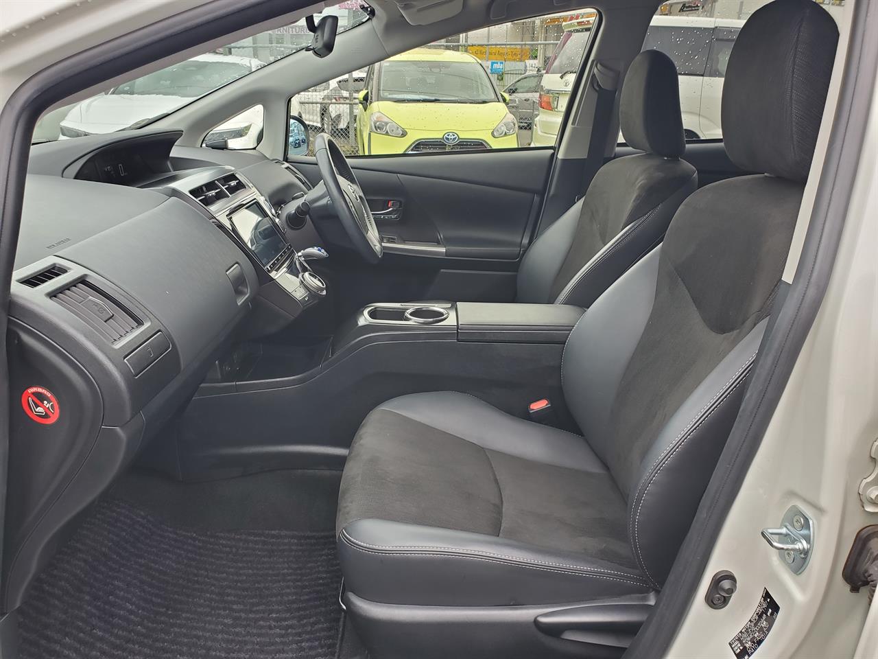 2018 Toyota Prius thumbnail