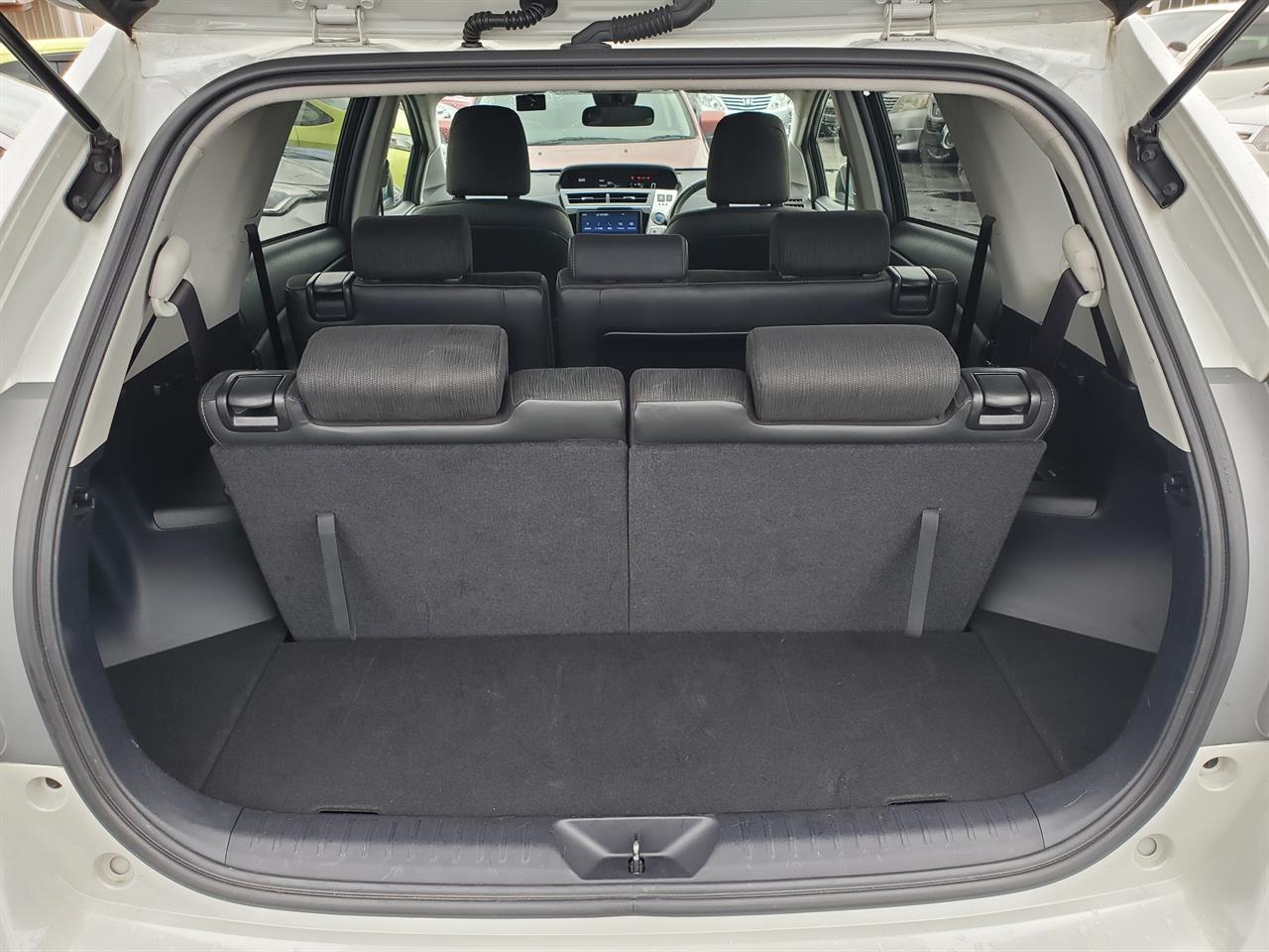 2018 Toyota Prius thumbnail