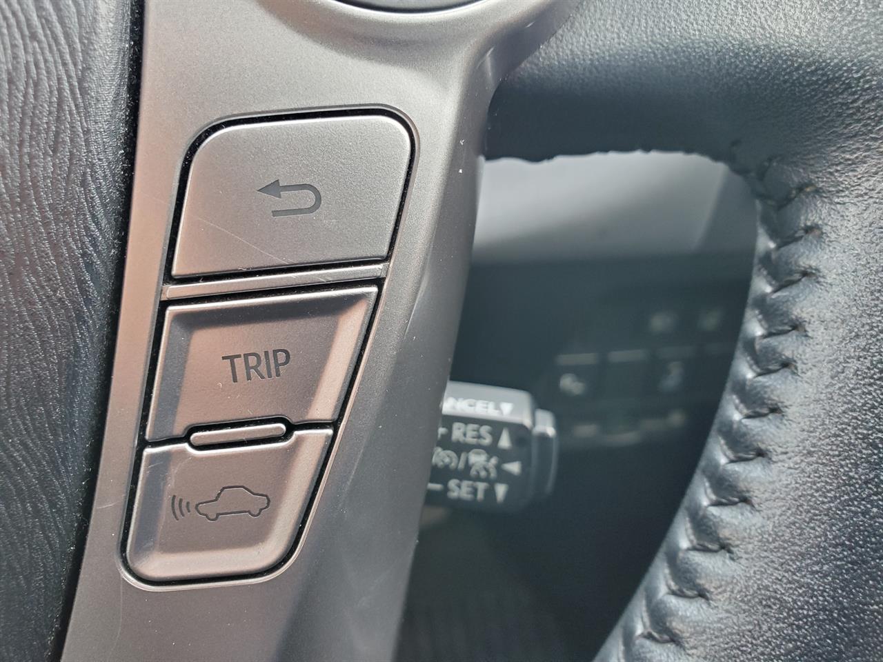 2018 Toyota Prius thumbnail
