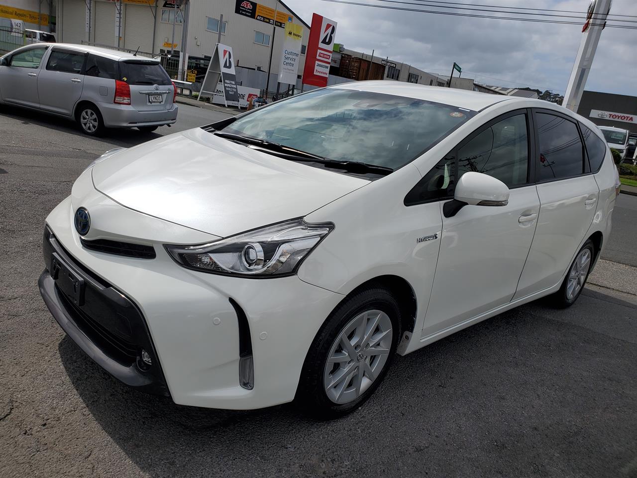 2018 Toyota Prius thumbnail