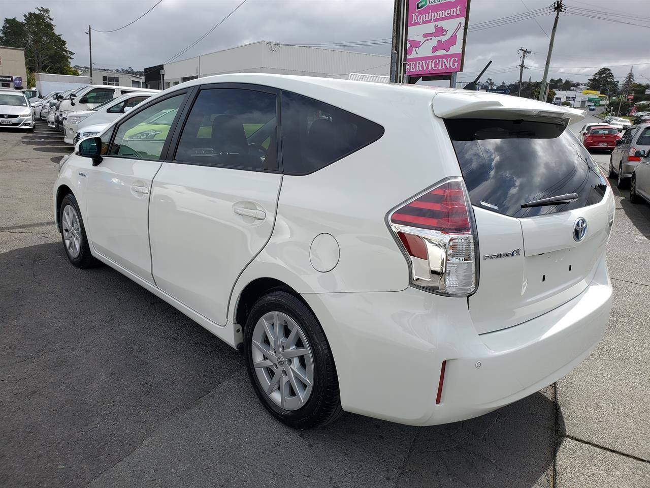 2018 Toyota Prius thumbnail