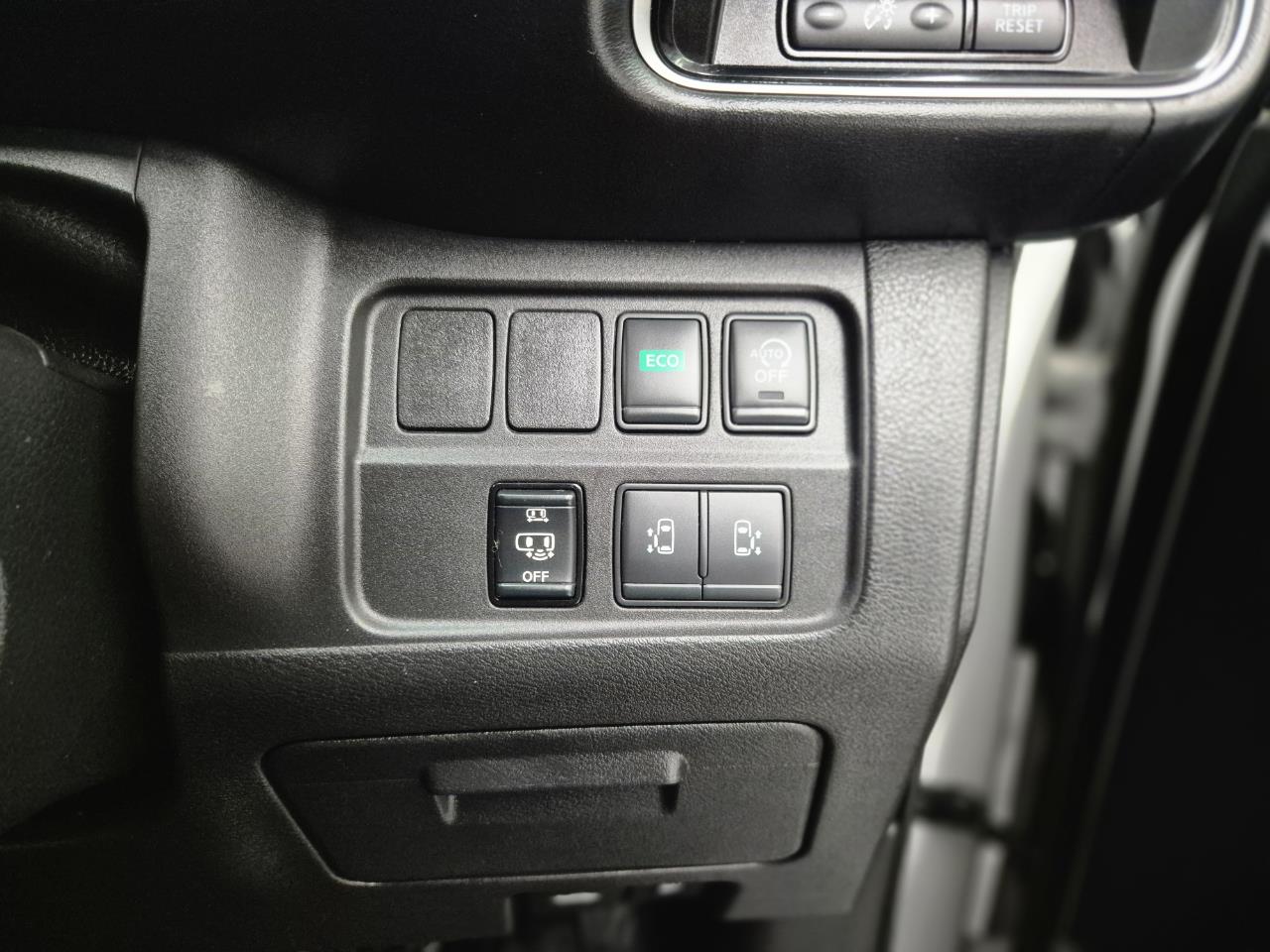 2018 Nissan Serena thumbnail