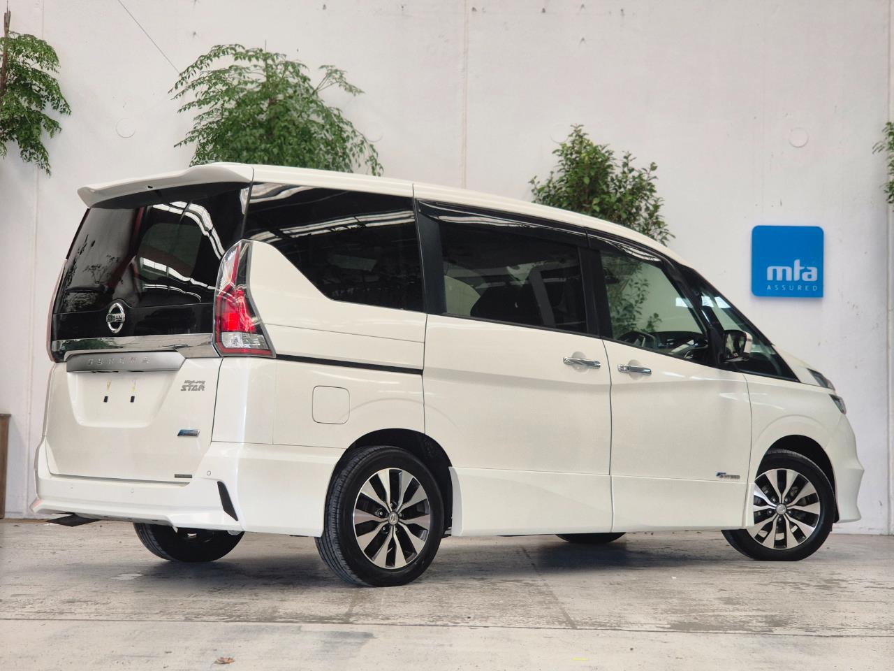 2018 Nissan Serena thumbnail
