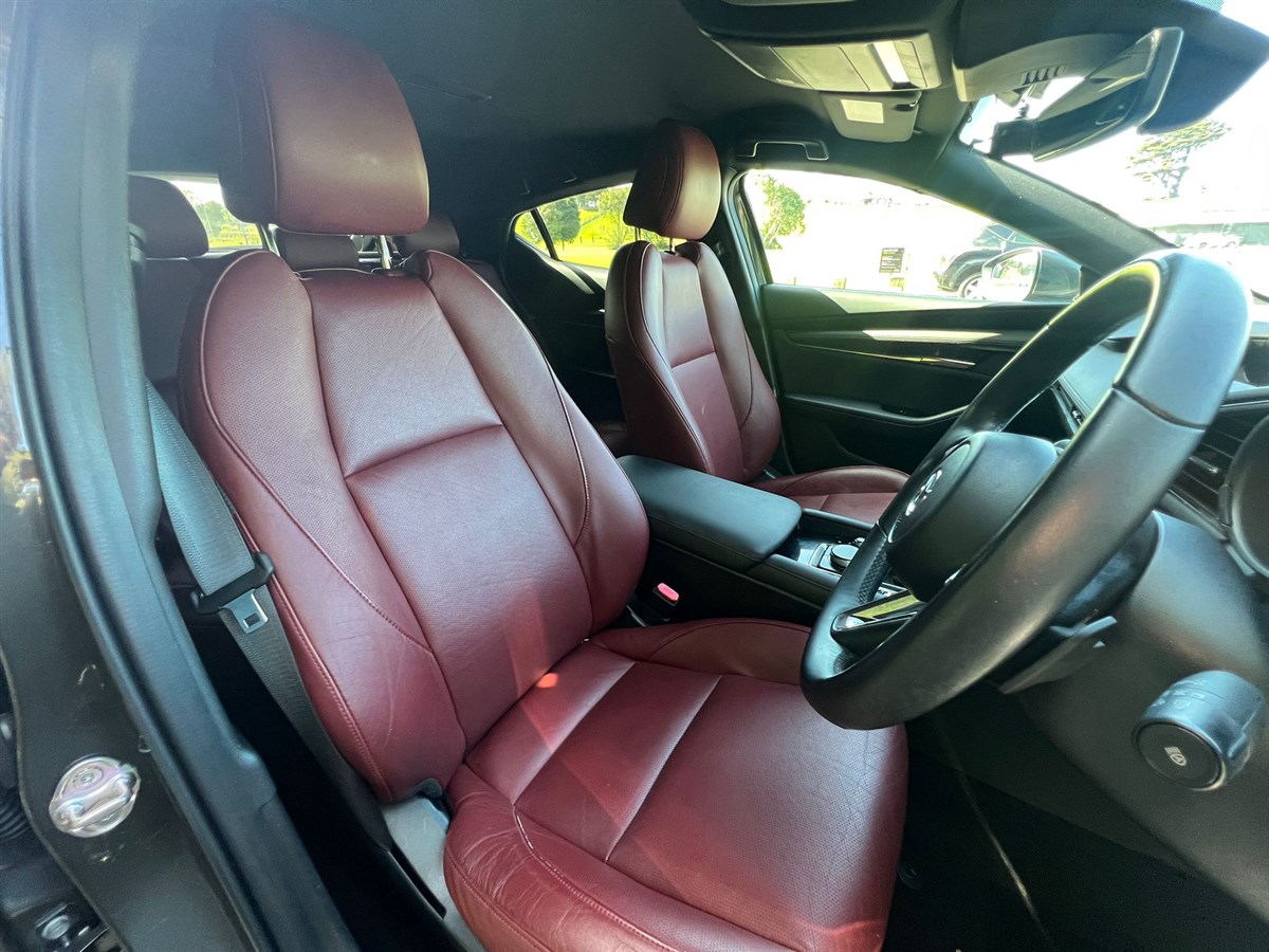 2021 Mazda 3 thumbnail