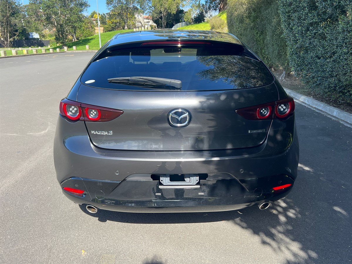 2021 Mazda 3 thumbnail