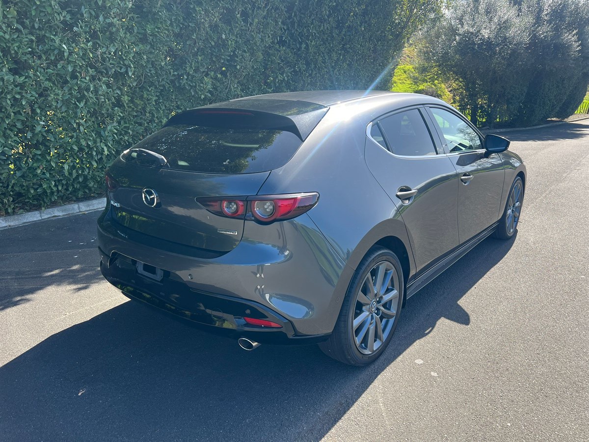2021 Mazda 3 thumbnail