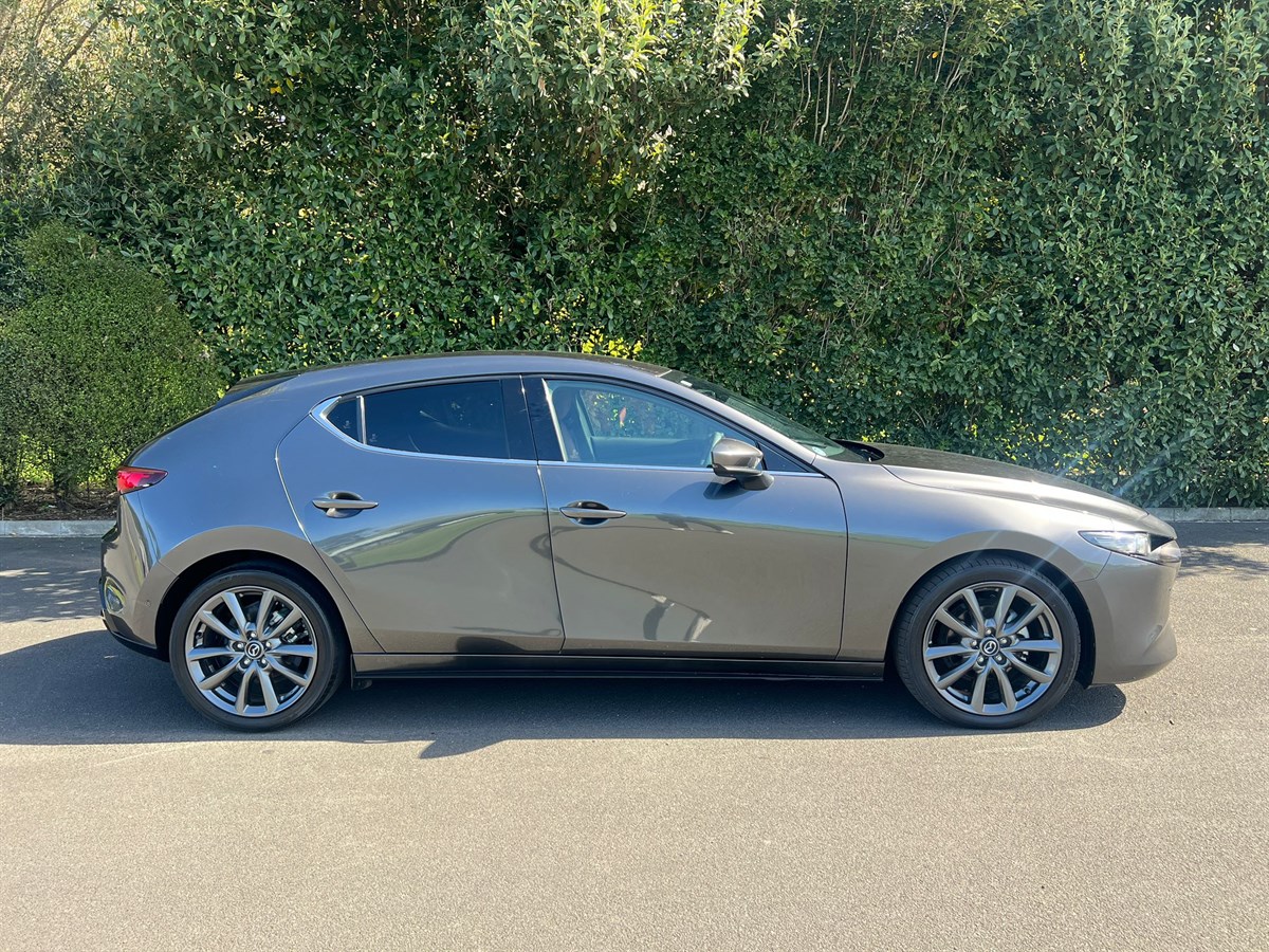 2021 Mazda 3 thumbnail