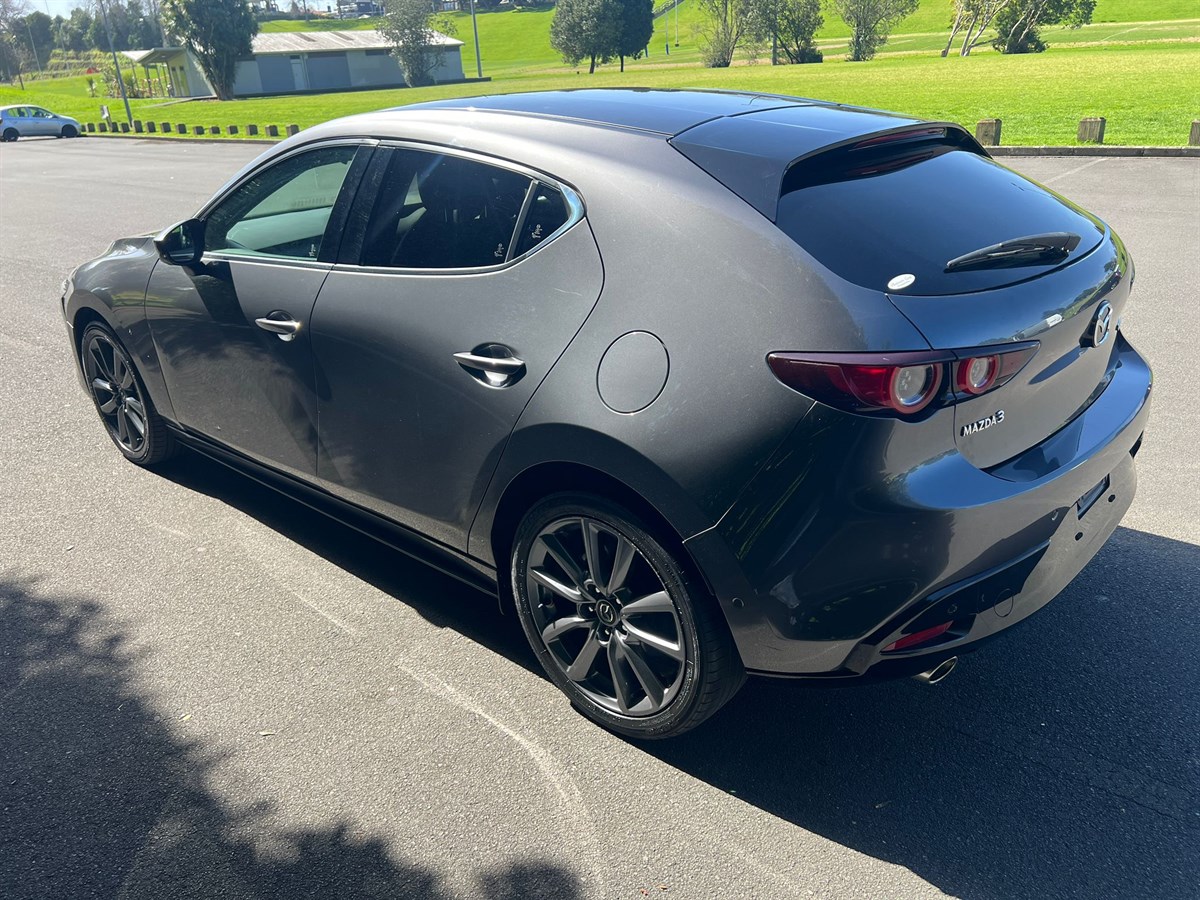 2021 Mazda 3 thumbnail