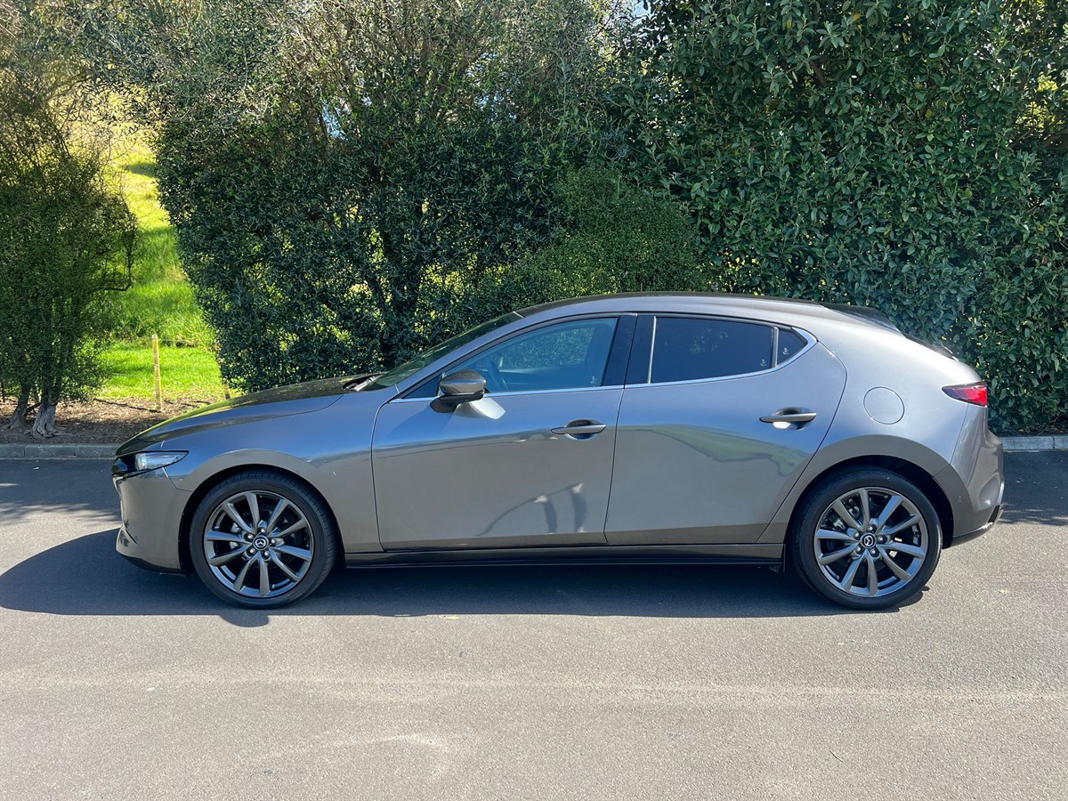 2021 Mazda 3 thumbnail