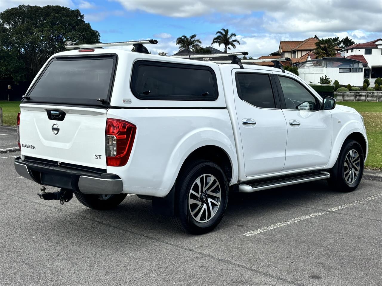 2019 Nissan Navara thumbnail