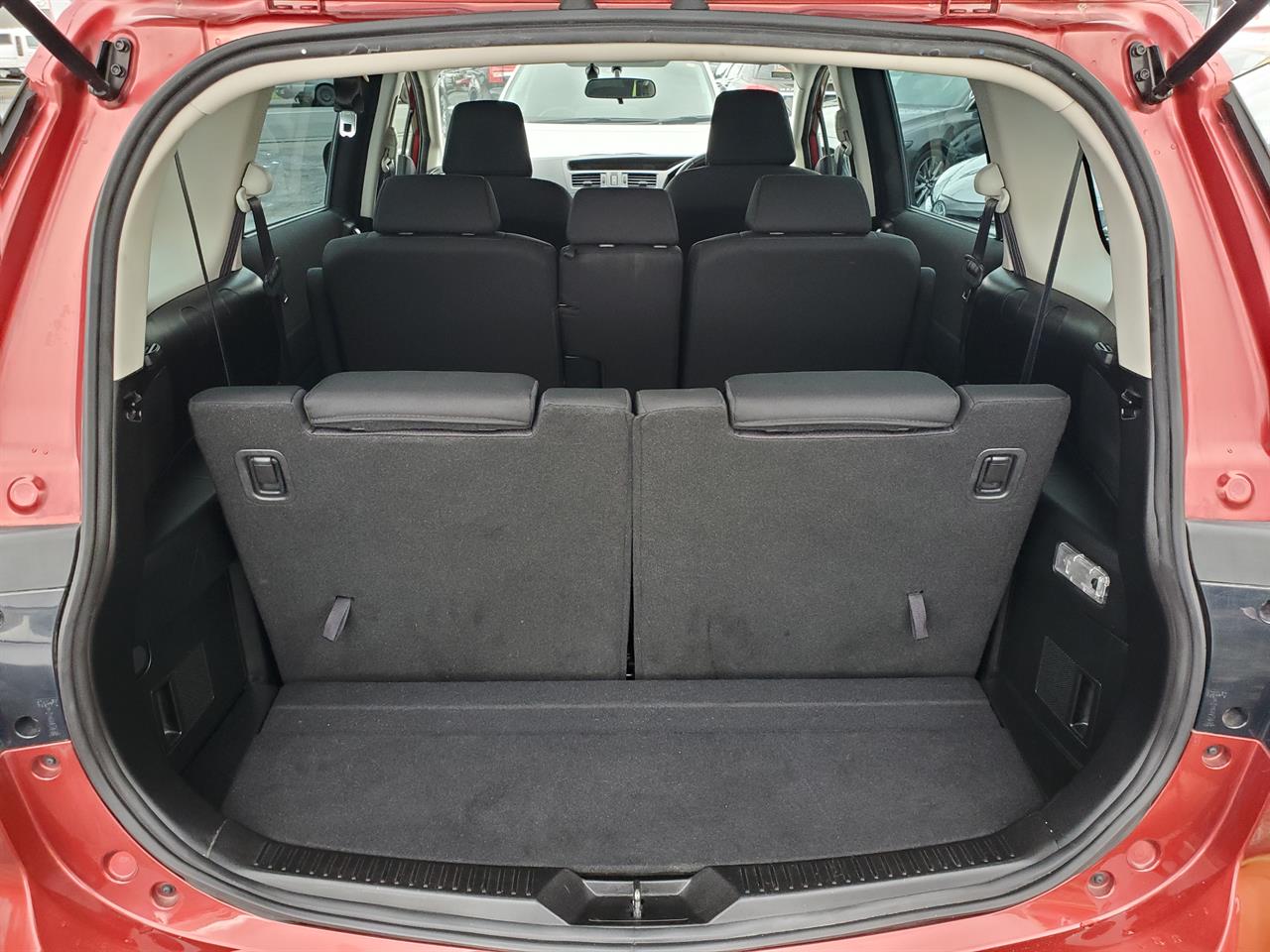 2015 Mazda Premacy thumbnail