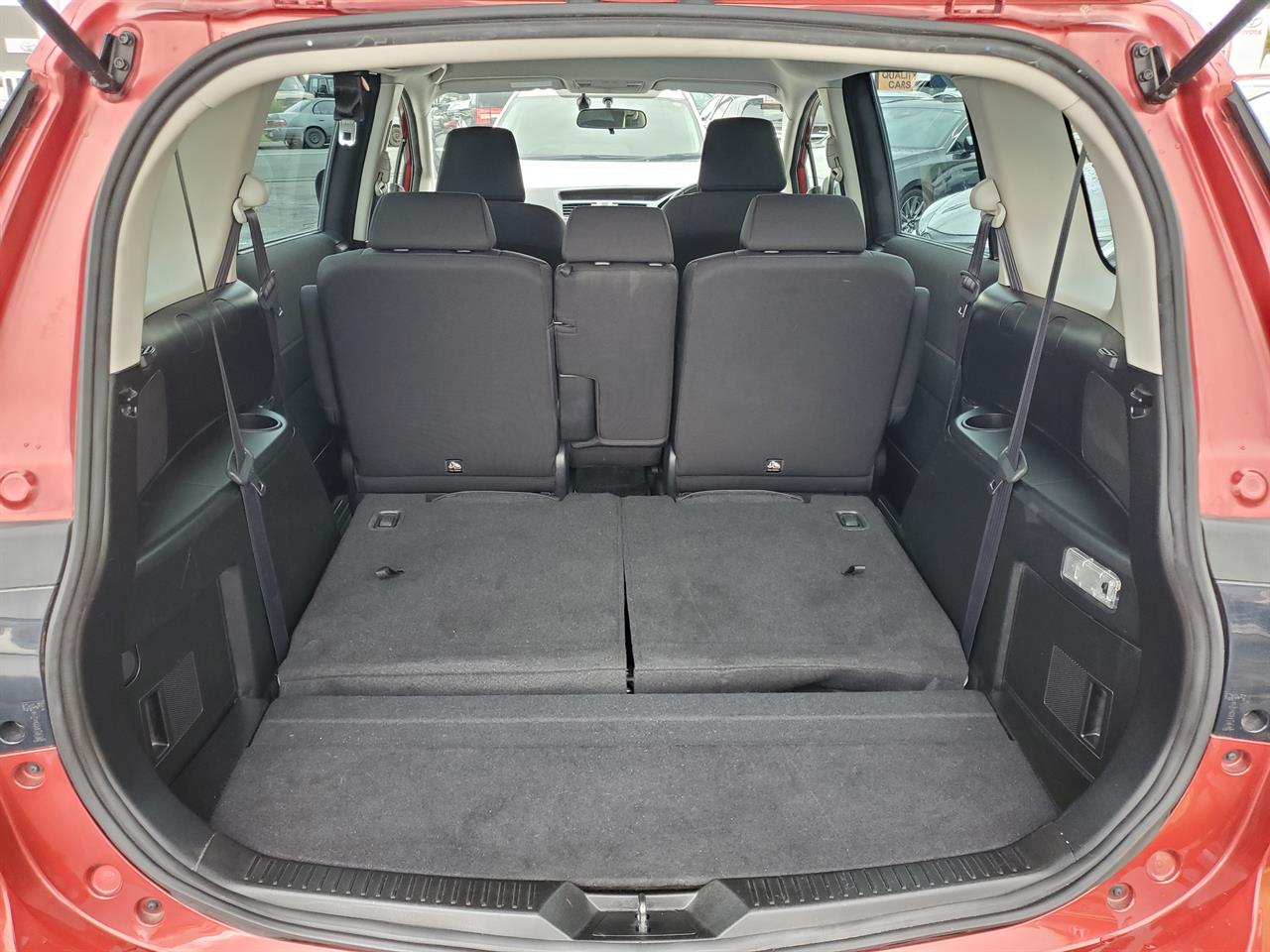 2015 Mazda Premacy thumbnail