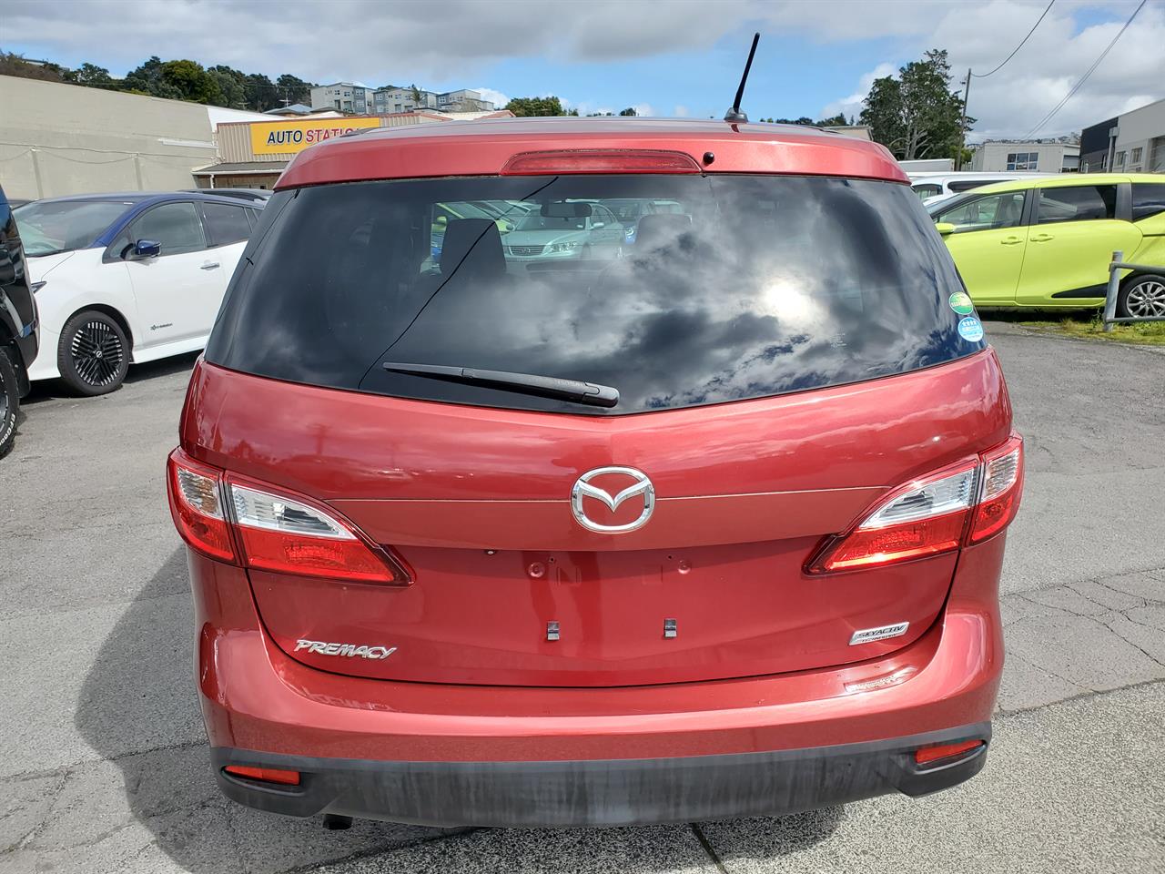 2015 Mazda Premacy thumbnail
