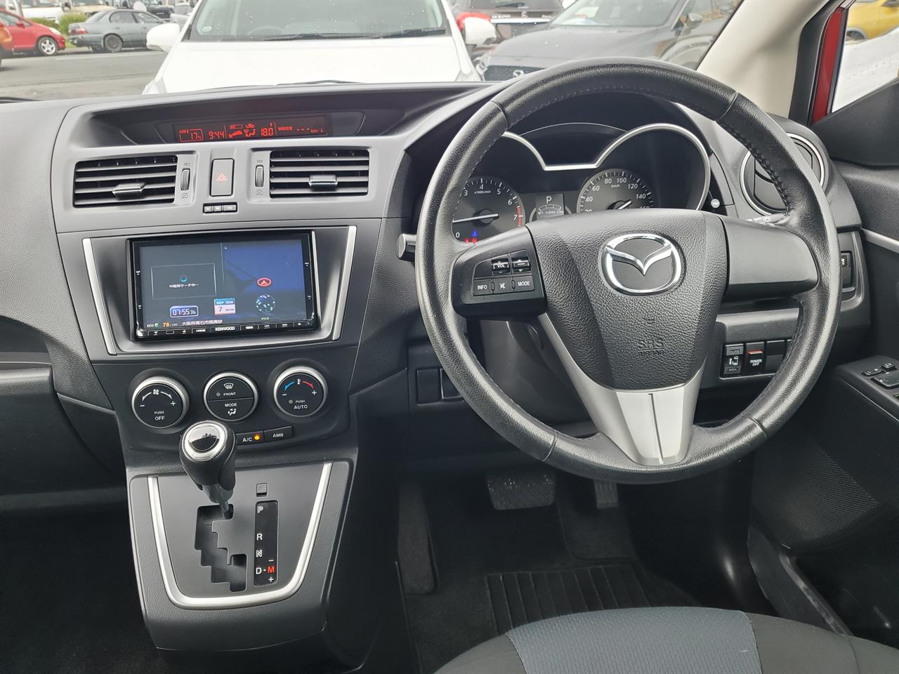 2015 Mazda Premacy thumbnail