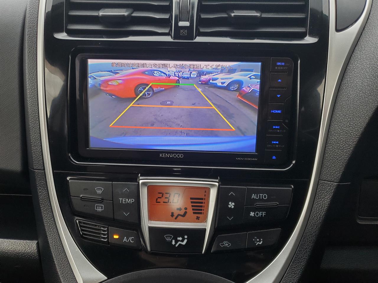 2017 Toyota Ractis thumbnail