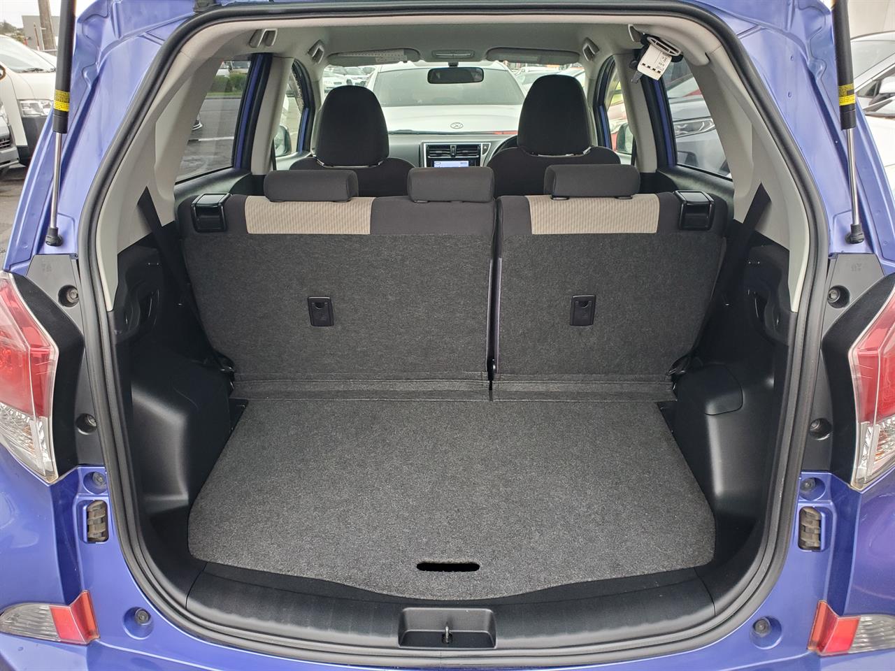 2017 Toyota Ractis thumbnail