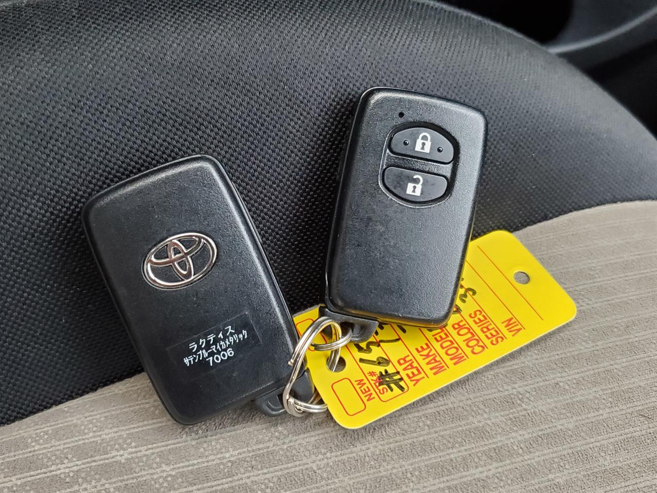 2017 Toyota Ractis thumbnail