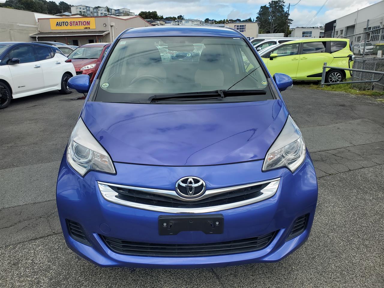 2017 Toyota Ractis thumbnail