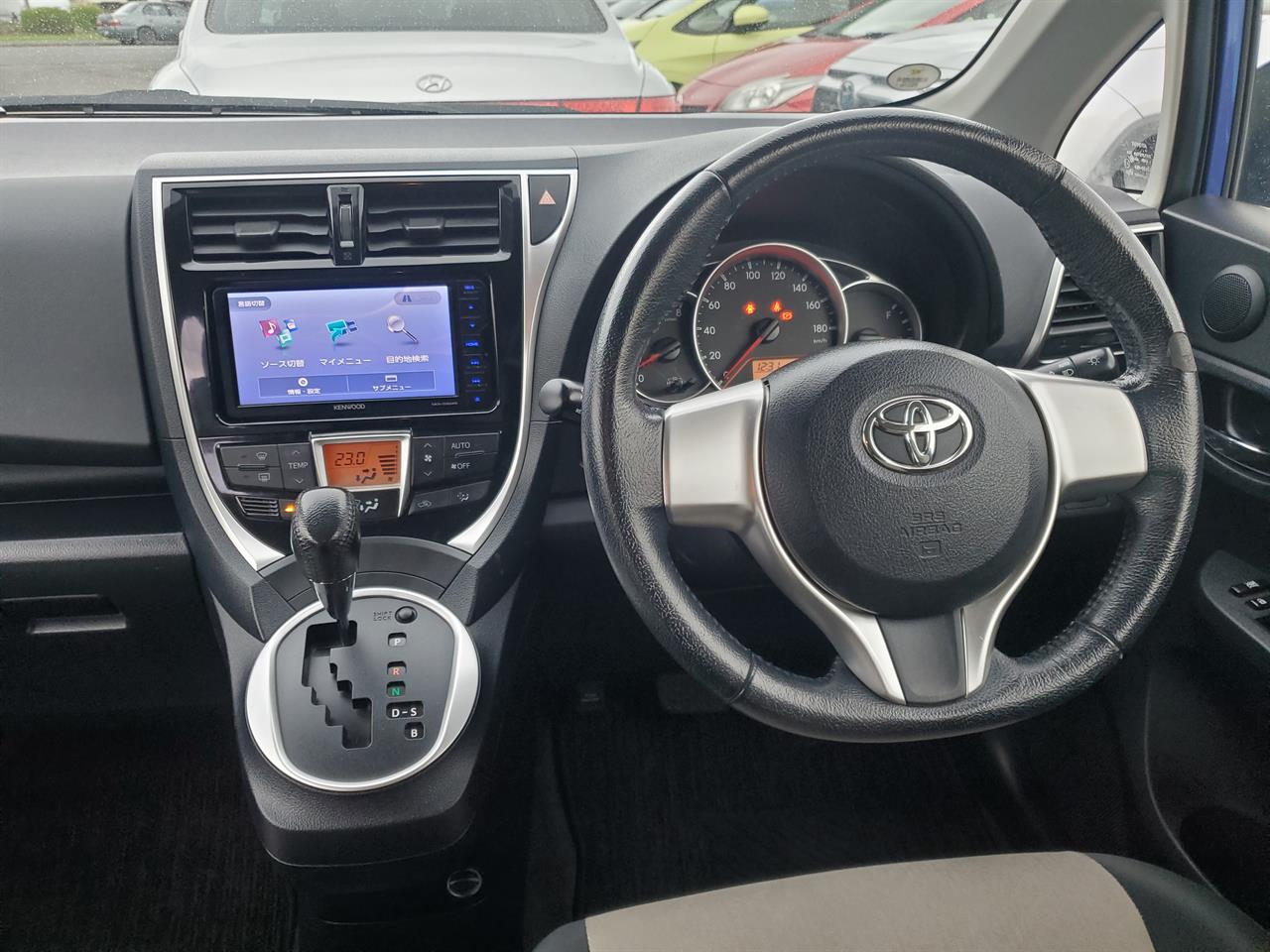 2017 Toyota Ractis thumbnail