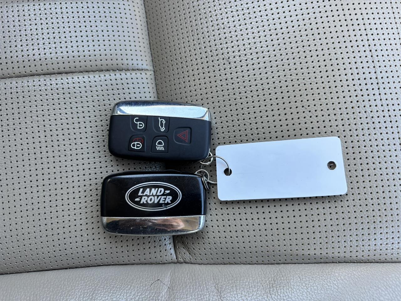 2018 Land Rover Discovery thumbnail