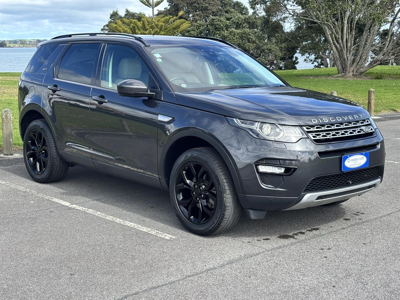 2018 Land Rover Discovery thumbnail