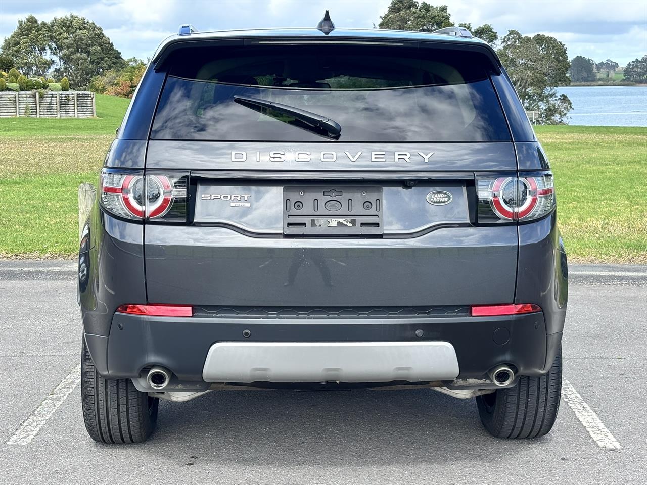2018 Land Rover Discovery thumbnail