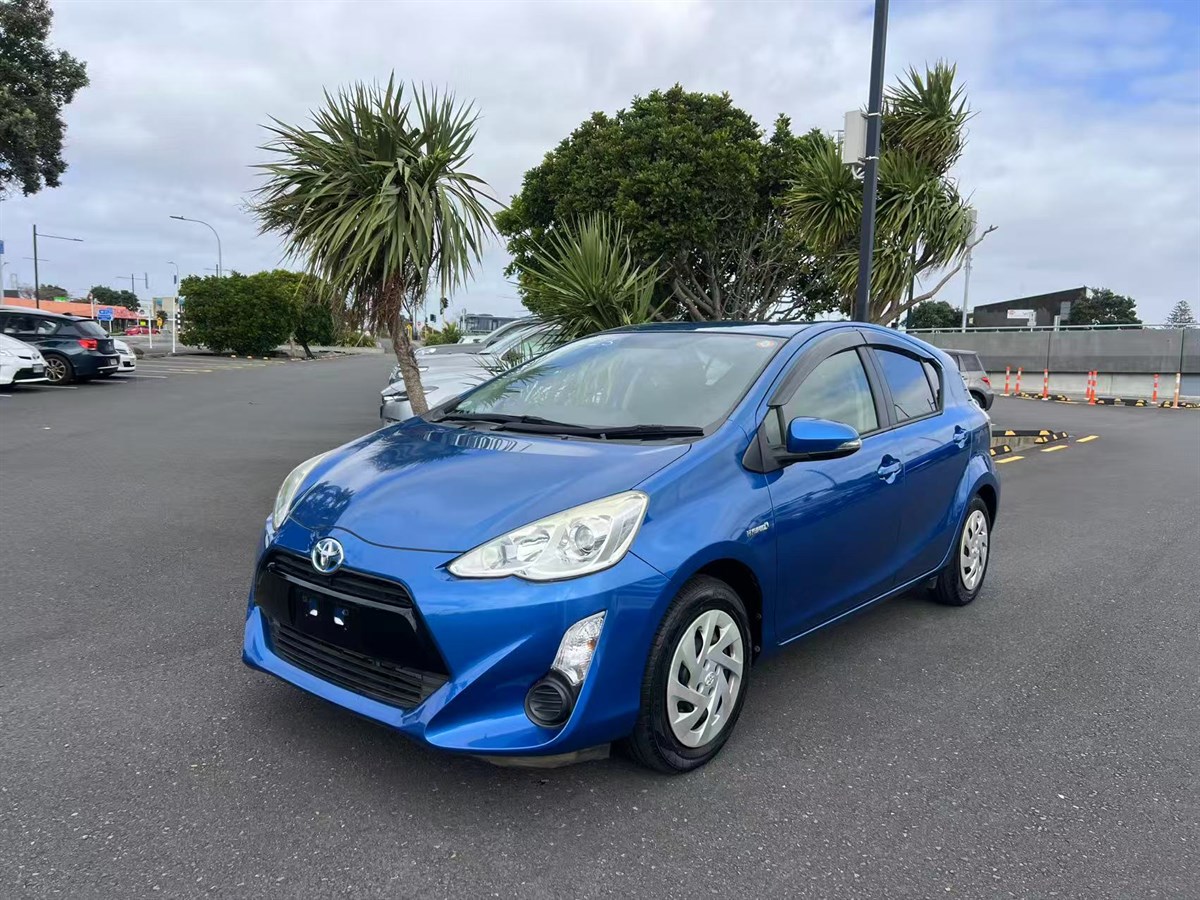2015 Toyota Aqua