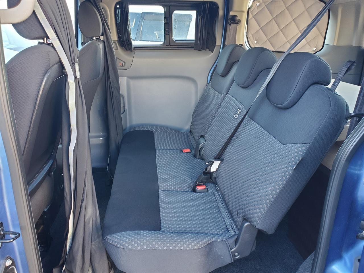 2016 Nissan NV200 thumbnail