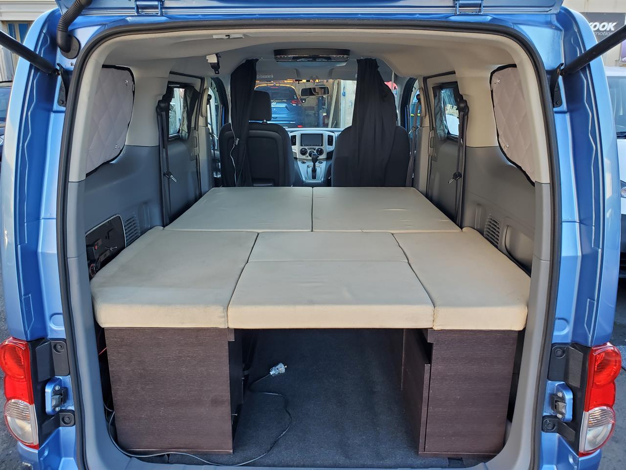 2016 Nissan NV200 thumbnail