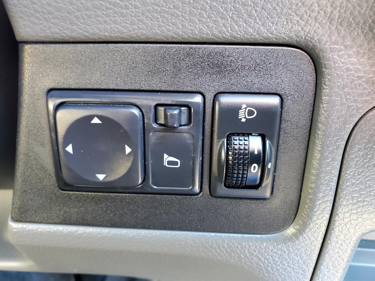 2016 Nissan NV200 thumbnail