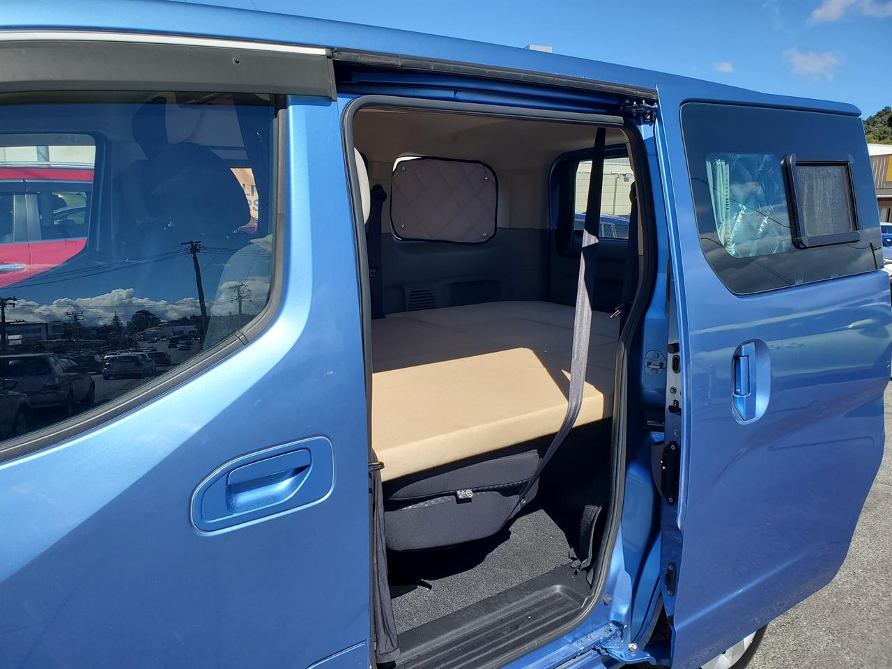 2016 Nissan NV200 thumbnail