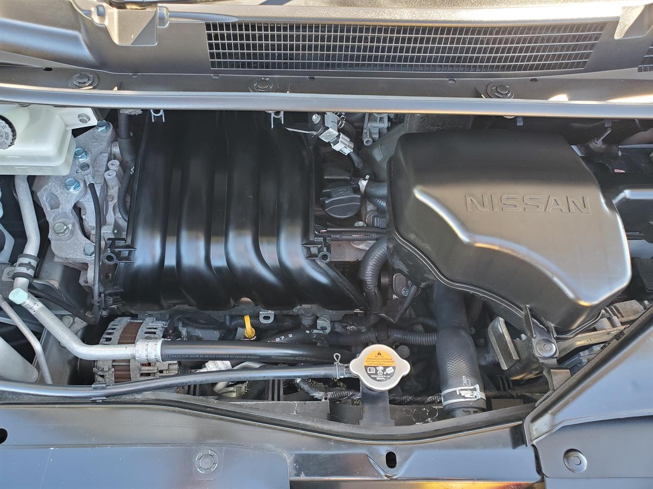 2016 Nissan Serena thumbnail