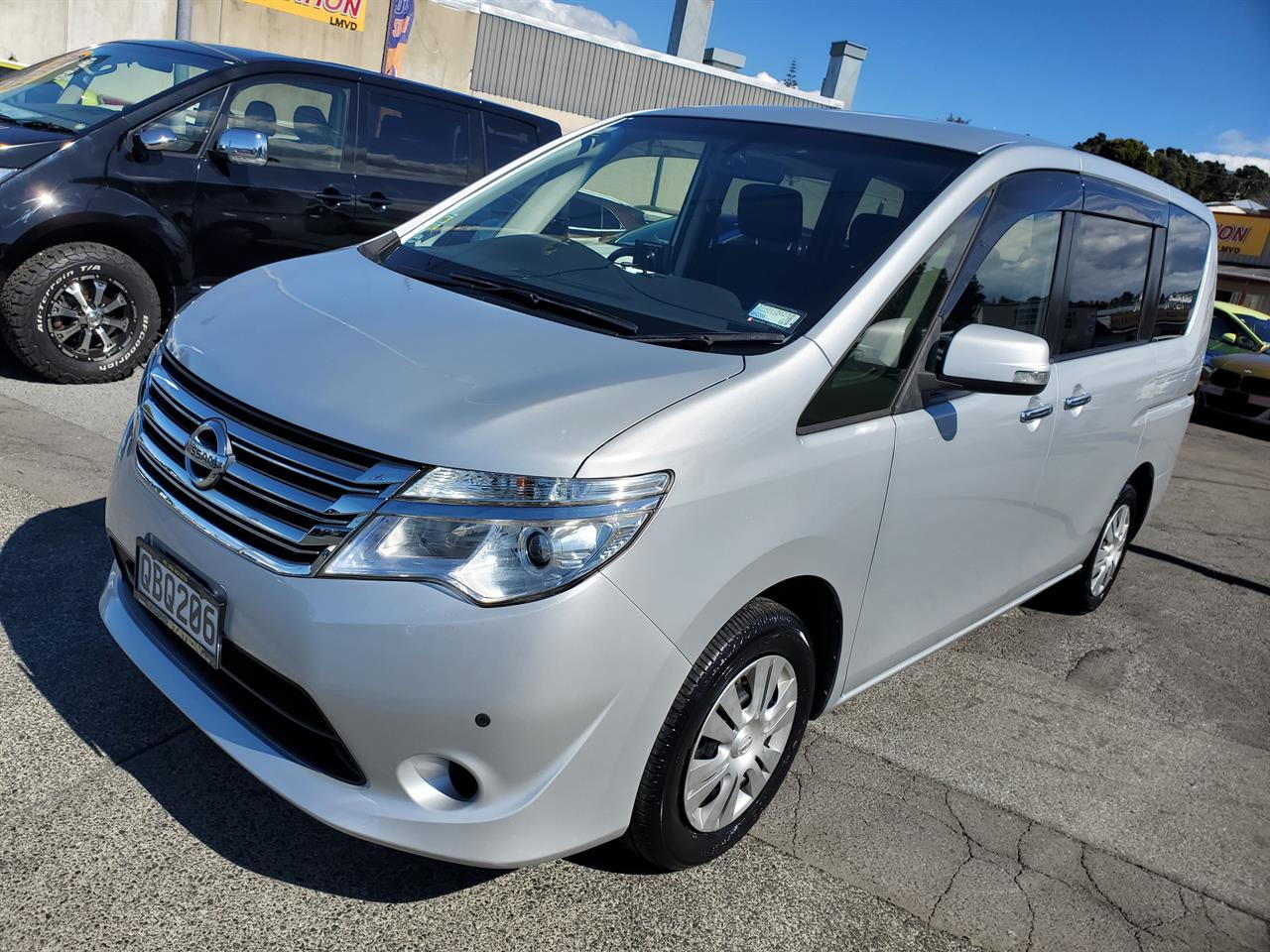 2016 Nissan Serena thumbnail