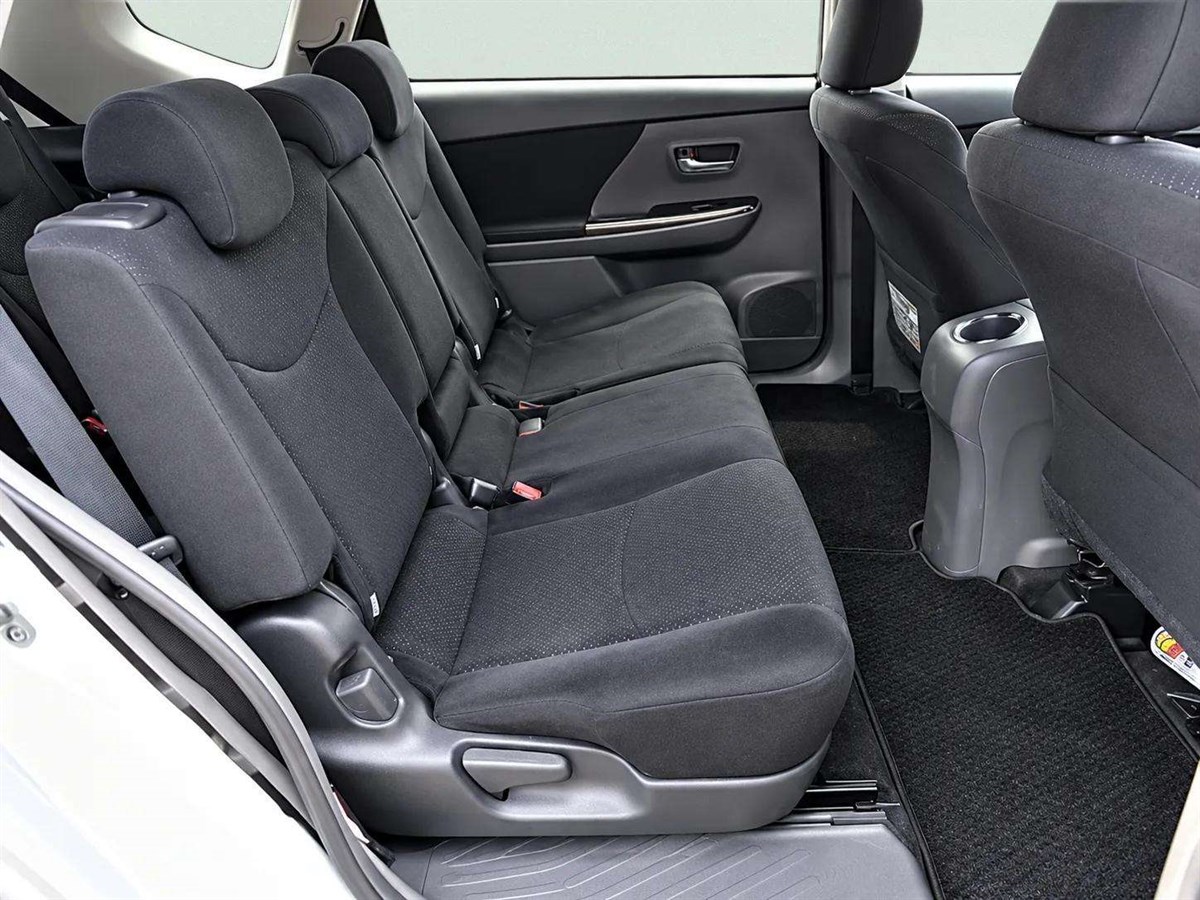 2014 Toyota Prius thumbnail