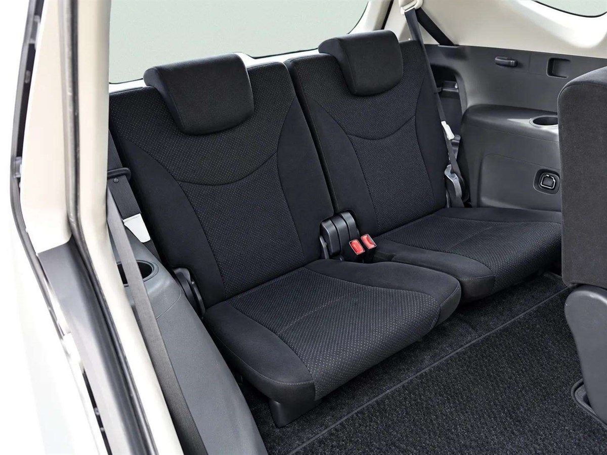 2014 Toyota Prius thumbnail