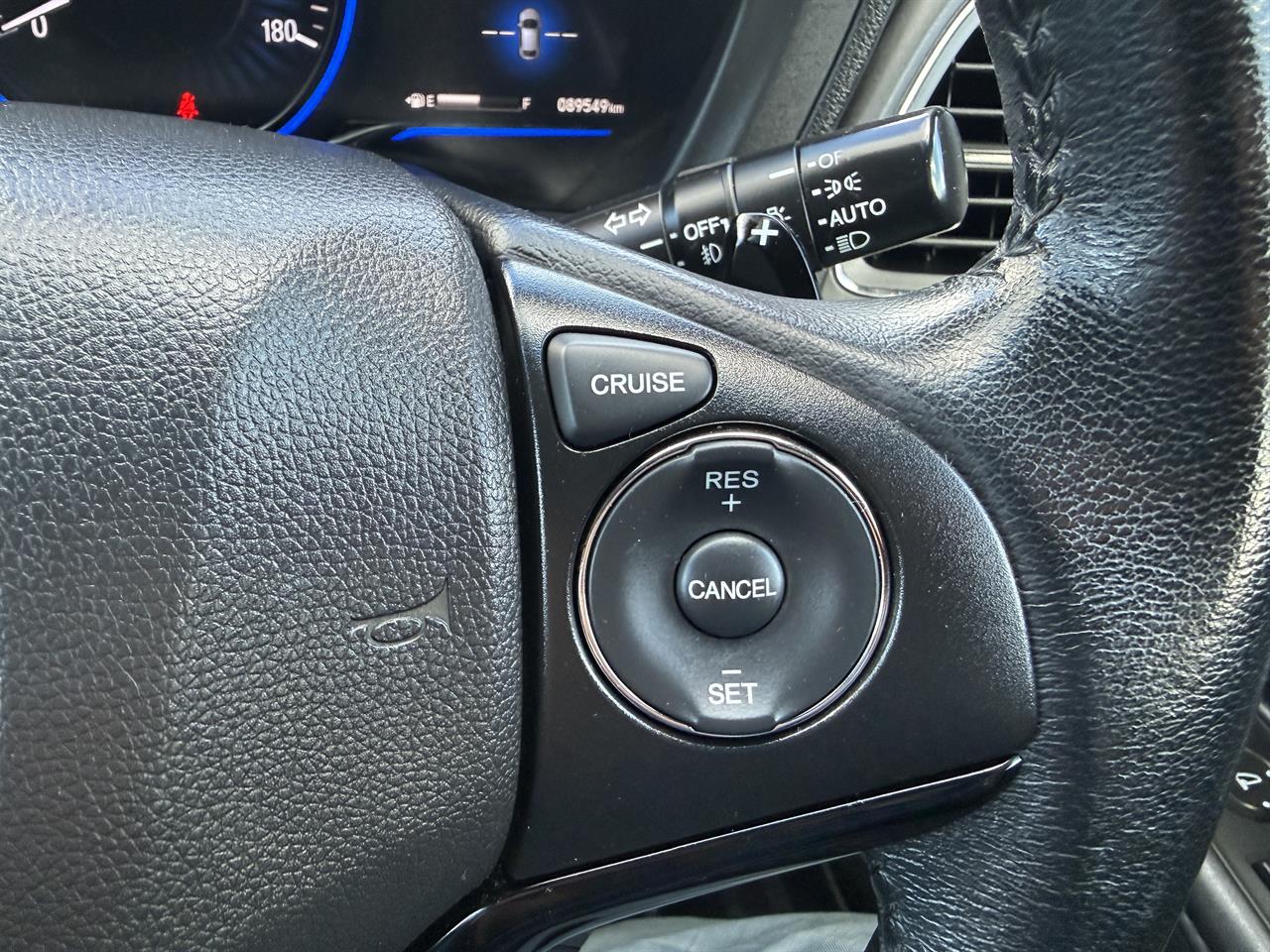 2015 Honda Vezel thumbnail