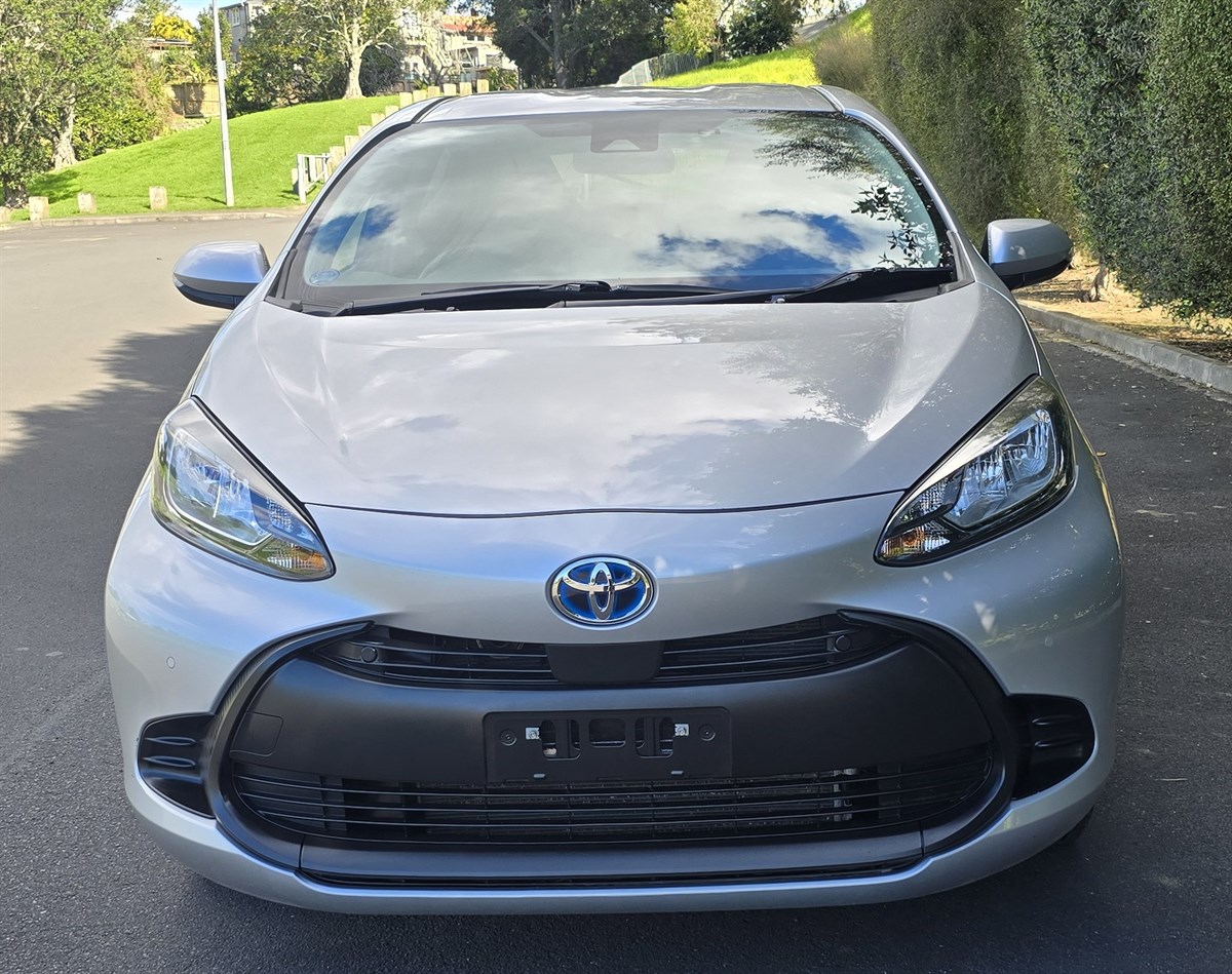 2022 Toyota Aqua thumbnail