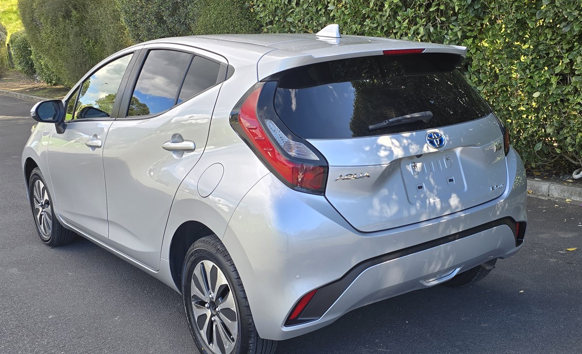 2022 Toyota Aqua thumbnail