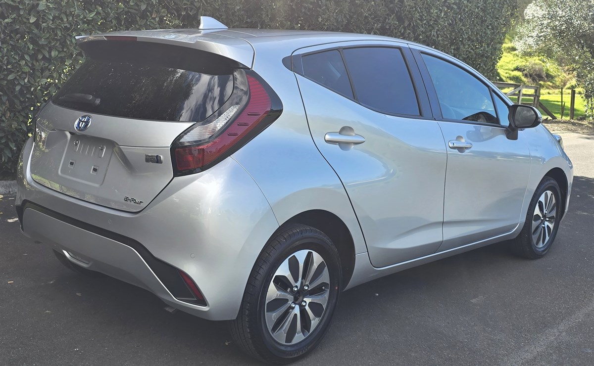 2022 Toyota Aqua thumbnail