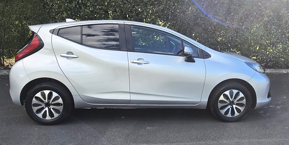 2022 Toyota Aqua thumbnail