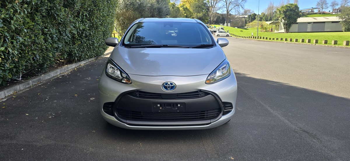2022 Toyota Aqua thumbnail