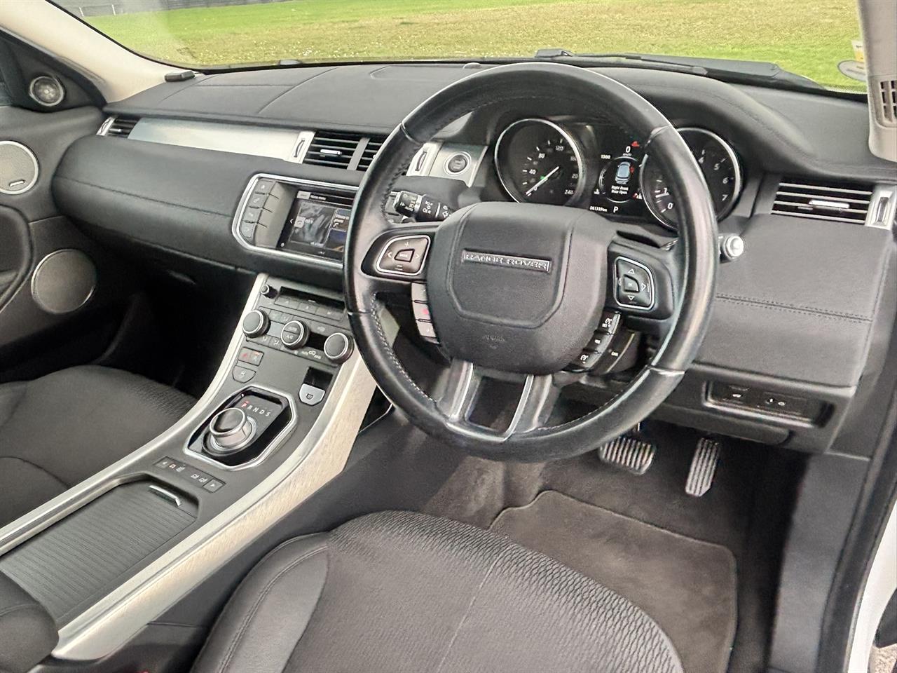 2016 Land Rover Range thumbnail