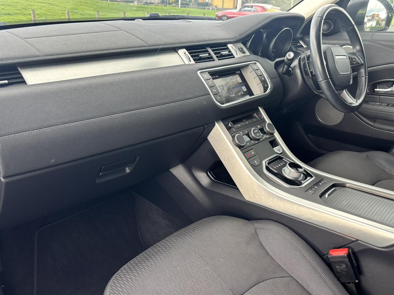2016 Land Rover Range thumbnail