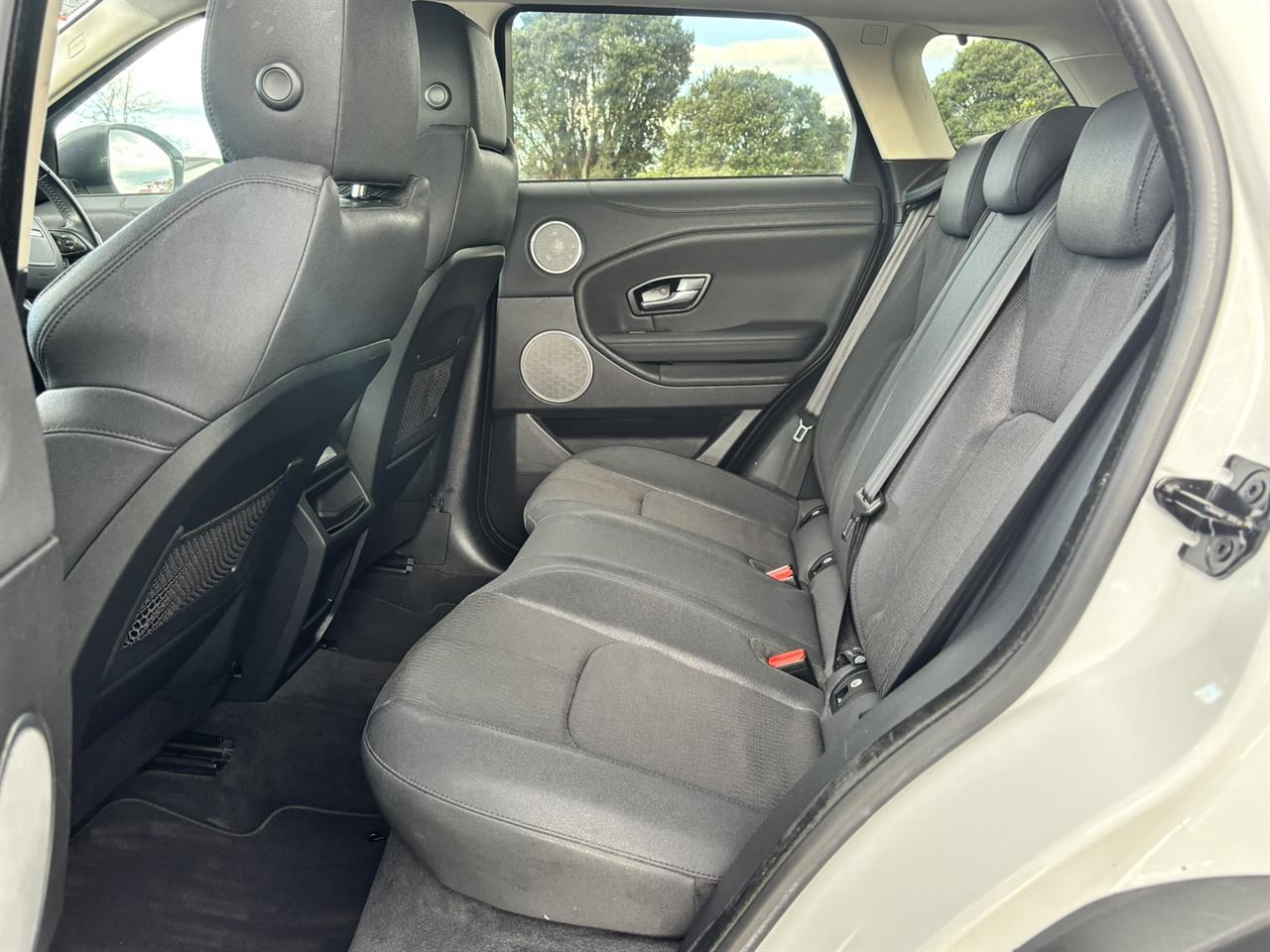 2016 Land Rover Range thumbnail