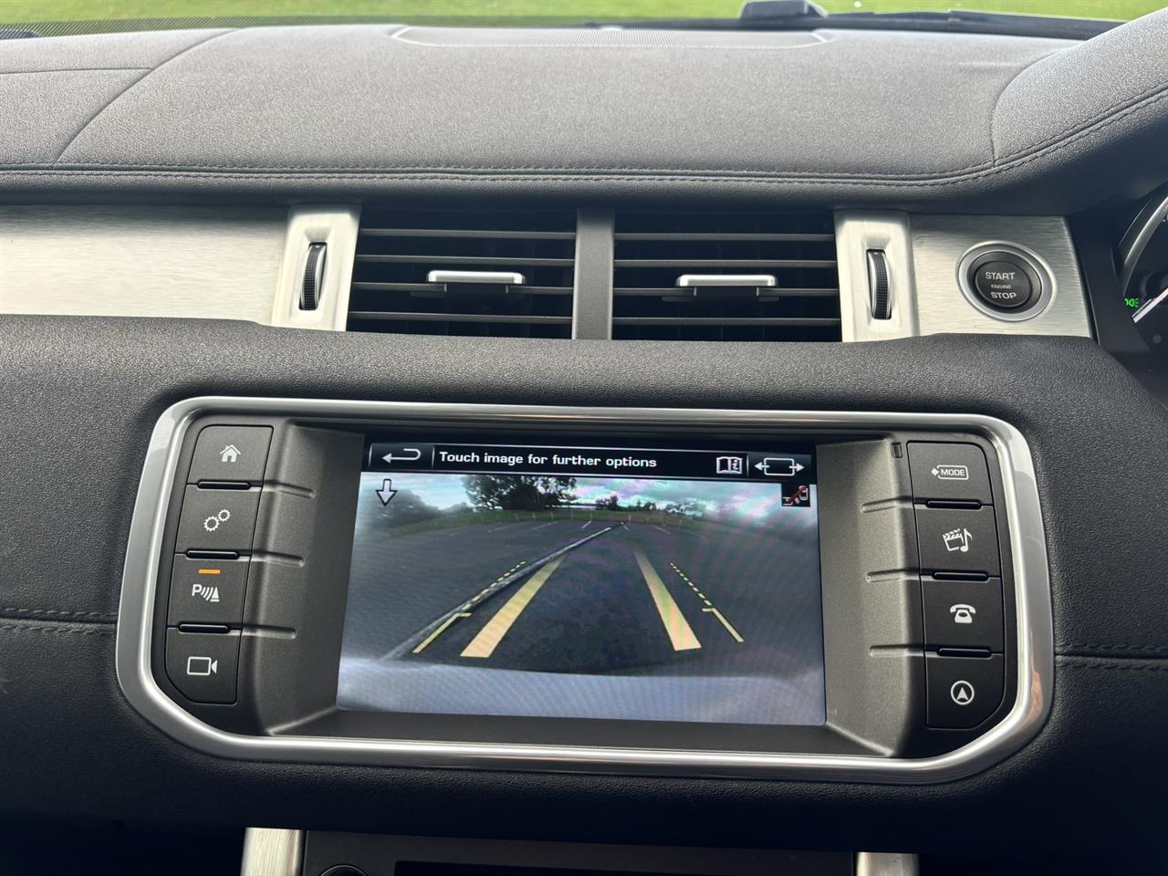 2016 Land Rover Range thumbnail