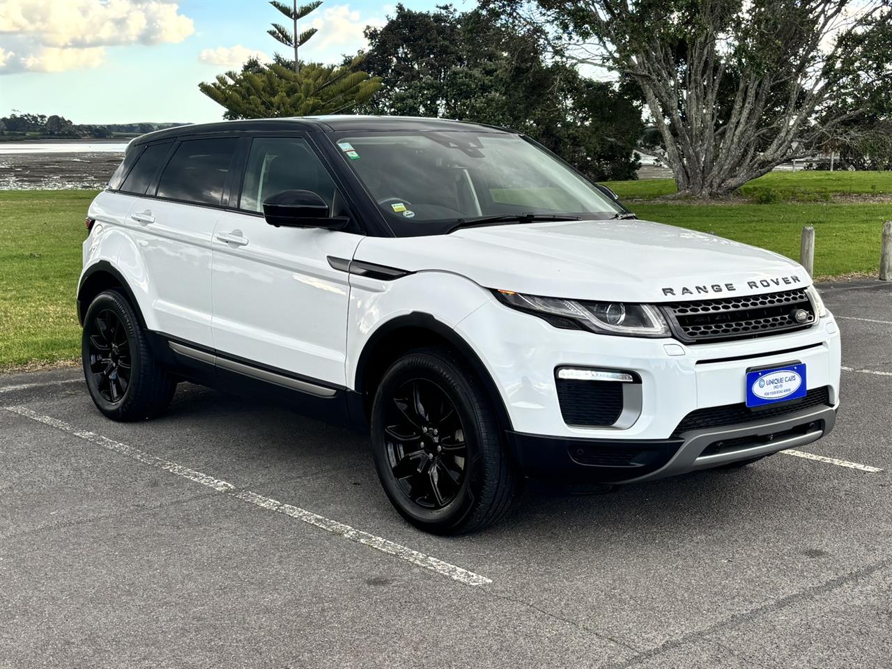 2016 Land Rover Range thumbnail