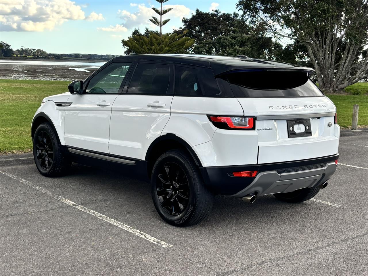 2016 Land Rover Range thumbnail