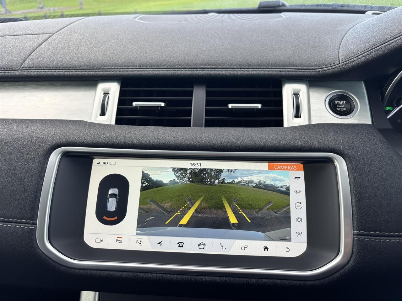2019 Land Rover Range thumbnail